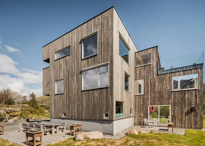 Arkt Lofoten Signature Vestvagoy