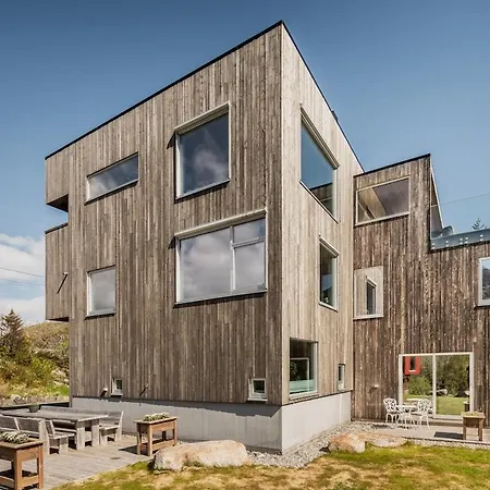 Arkt Lofoten Signature Vestvagoy